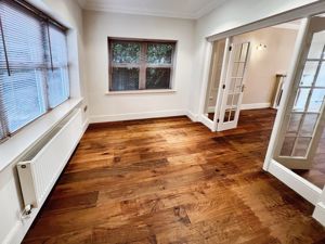 Dining Room - click for photo gallery